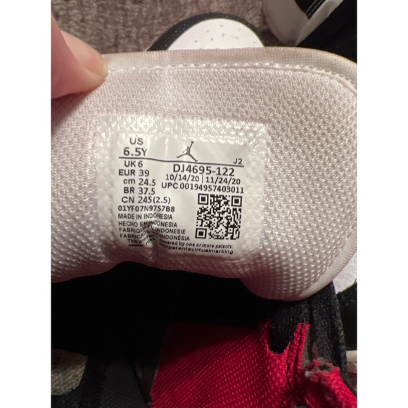 Air Jordan 1 Mid GS - DJ4695 122 - White / Gym Red - Black - 6.5 Youth - Picture 6 of 6